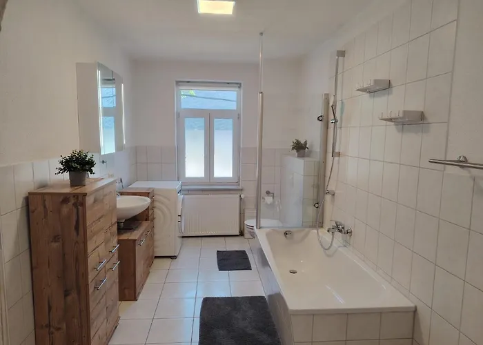 Ruhige Auszeit Mit Zentraler Anbindung Apartment